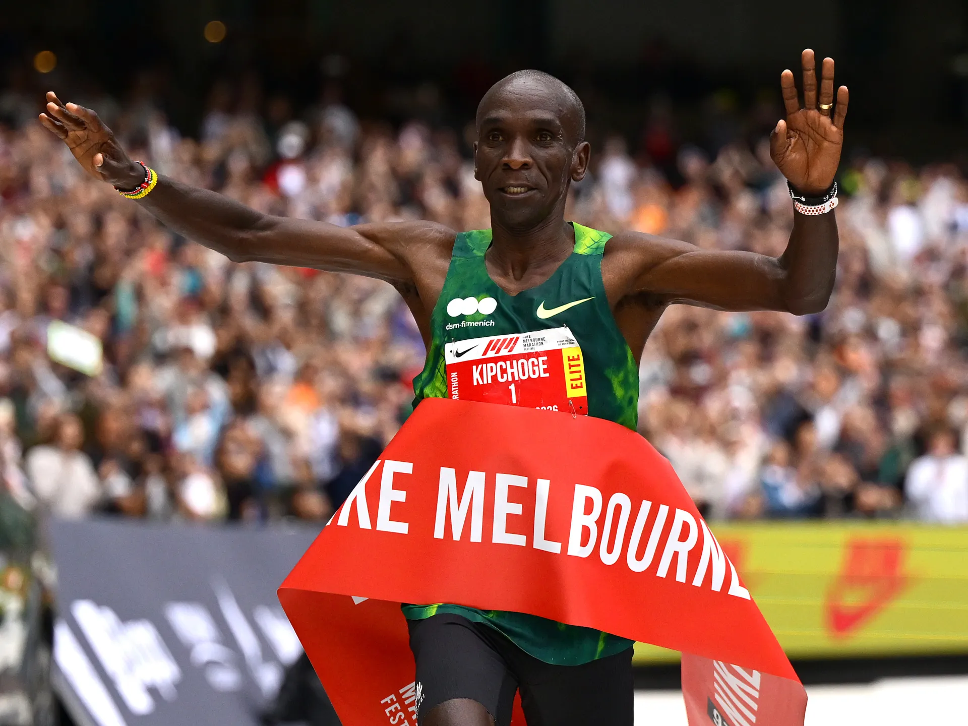 Kipchoge, 41, breaks course record at Melbourne Marathon — Sport report