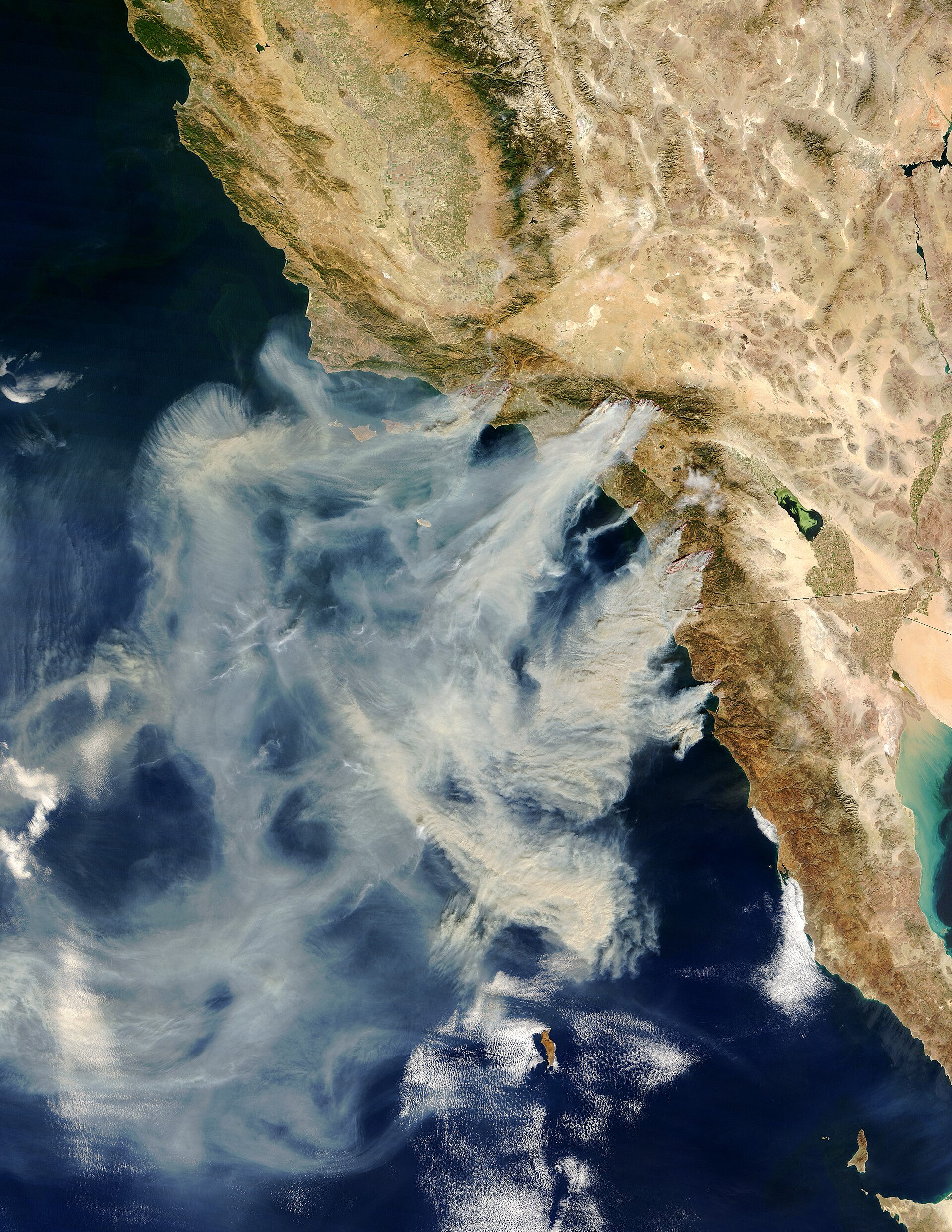 US: Homes burned in California as wildfires rage — World report